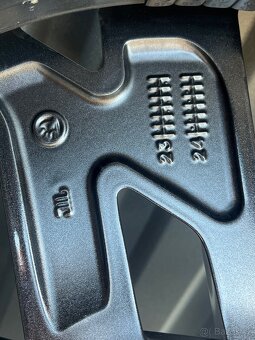 Original ALU kola R19 Škoda vč pneu Bridgestone - 11