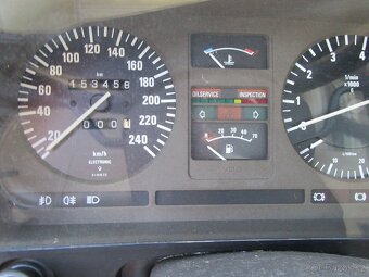 BMW 6 E24 635 CSI, dovoz CH, první maj., 152 tkm, r.v. 83 - 11