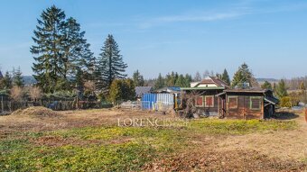 Krásný pozemek v chatové oblasti u lesa, ideální pro výstavb - 11