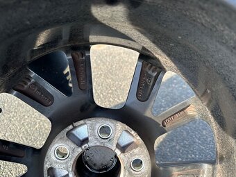 Alu Kola - 6.5 X 16 (5X114.3) - na zimních Bridgestone - 11