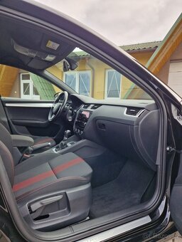 Škoda Octavia Combi 2,0TDI Sport DSG 110kW ACC KESSY 2020 - 11