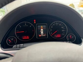 Audi A4 3.0TDI V6-S-LINE - 11