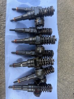 Díly na VW Sharan 1.9tdi PD AUY, vstřiky - 11