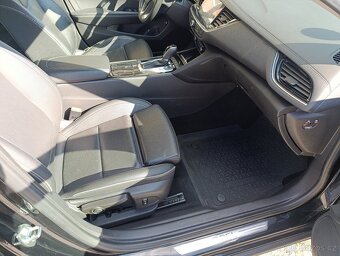 Opel Insignia B Sport Tourer Benzín - 11