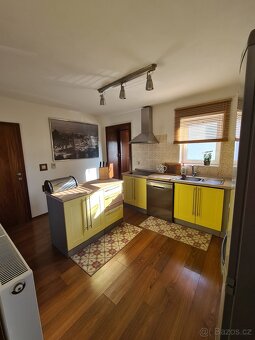 Dvougenerační rodinný dům 2x 3+1 - 11