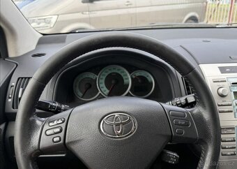 Toyota Corolla 2,2 D4-D TAŽNÉ, SERVISKA nafta manuál 100 kw - 11