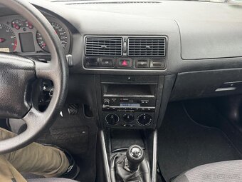 Volkswagen Golf IV 1.6i 77Kw Special- Klima - 11
