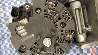 Bosch 0125811084 alternátor Ford 14V / 210 A, - 11