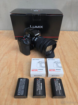 Fullframe Panasonic Lumix DC-S5 II + 20-60mm f/3.5-5.6 - 11