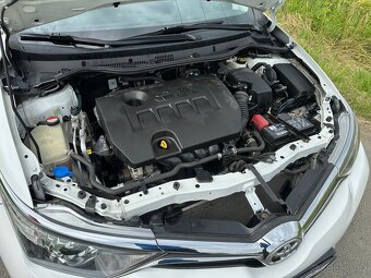 Toyota Auris 1.6 benzin. Manual. 89000 km - 11