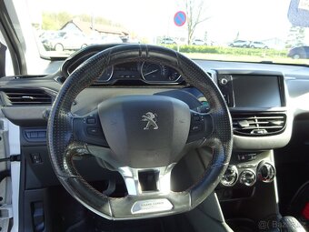 Peugeot 208 Roland Garros 1.5 BlueHDi,limitka,1majitel. - 11