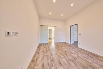 Prodej bytu 3+1 po rekonstrukci v Trutnově - 11