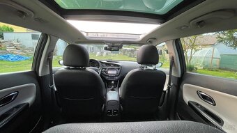 Kia Ceed 1,6 gdi, 99kw, panorama,full výbava - 11