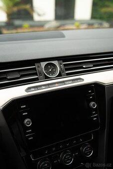 VW Passat 1.4 TSI 110kw Highline kombi - 11