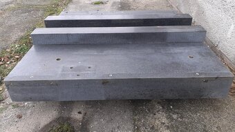 žulový kvádr 700 Kč + deska 1.500 Kč, oba 2.000Kč - 11