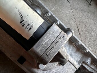 BMW M5/M6 S85B50A olejová vana 7836341 - 11
