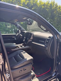 Dodge RAM 1500 Rebel 2020 - 11