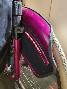 TOP SPORT zánovní invalidní vozík PLNÁ KOLA - 11