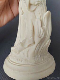 Krásná socha dámy od výrobce Faro (Alfonso Lucchesi) - 11