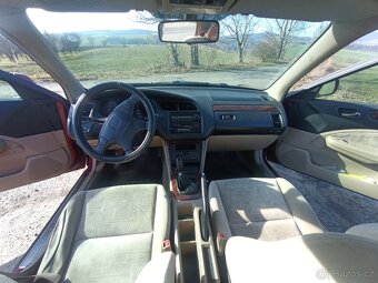 Honda Accord sedan - 11