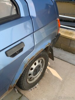 Prodám ŠKODA FAVORIT 136L - plně pojízdný vcelku - 11
