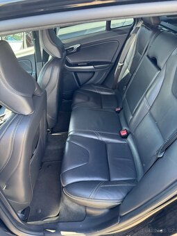 Volvo V60 D5 165 kW R-design - 11