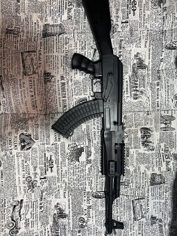 AK-47 Airsoft (kov/plast), zánovní, s doplňky - 11