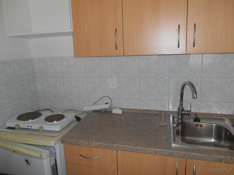 Prodám byt, 1+kk,vybavený starším nábytkem ve Zlíně, JS - 11
