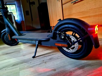 Elektrokoloběžka Xiaomi Mi scooter Nová včetně faktury se zá - 11