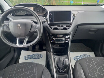 Peugeot 2008, 1.2 PureTech-digiklima-ČR-nehavarované - 11