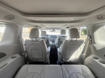 Chrysler Pacifica Hybrid Limited 2018 / 3.6 - 11