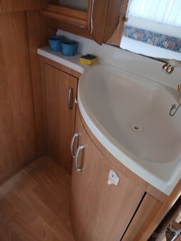 prodám karavan Hobby 460 UFE Exellent - 11