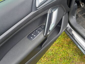 Peugeot 308 1.6 HDI Kombi  88KW serviska 2x klíč - 11