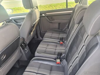 Volkswagen Touran - 11