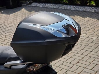 Honda SH 125i, kufr, původ ČR, servisní knížka - 11