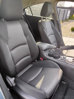 Mazda 3 Attraction 2,0 88 kw-Top stav, servis, tažné - 11