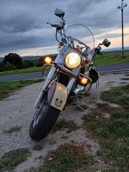 Suzuki Intruder VL1500 LC - 11