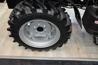 Prodam traktor HANWO HWB 604C, STAGE V, pohodlná kabina - 11