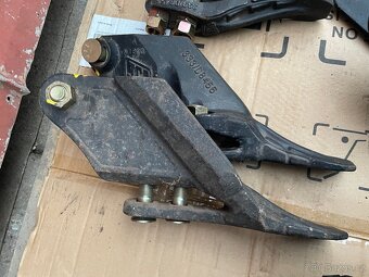 Zuby na bagr – originál JCB - 11