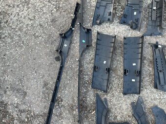Plasty Stropnice Octavia 1 RS, černá barva, sloupky - 11