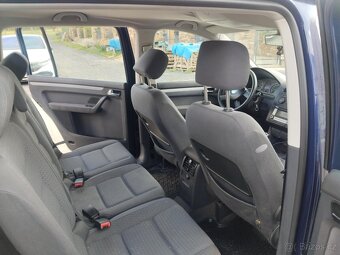 VW Touran,1.9tdi,77kw,r.v2004,najeto239xxxkm,stk platná - 11