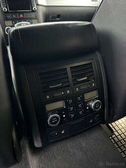VW Touareg 3.0 TDI R-Line - 11
