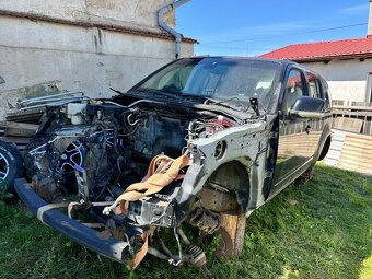 Nissan Pathfinder - 11