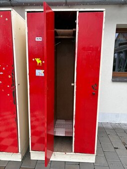 Šatní pracovní plechové/ dřevěné skříně - 11