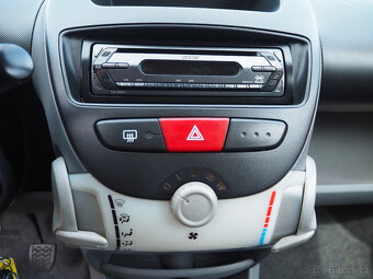 Peugeot 107 1.0 KOUPENO v ČR, 5 dveří - 11