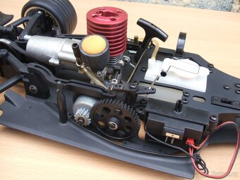 Kyosho FERRARI F1 2004 De Agostini R/C 1:8 - 11