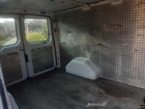Ford Transit 2.2 Tdci 330 L  85KW - rok 2010. - 11