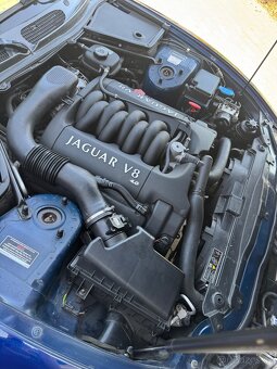 Jaguar XK8 - 11