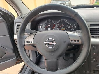Opel Vectra 1.9 CDTI GTS - 11