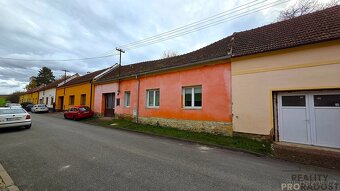 REZERVOVÁNO Prodej rodinného domu 3+1 k demolici, studna, p - 11